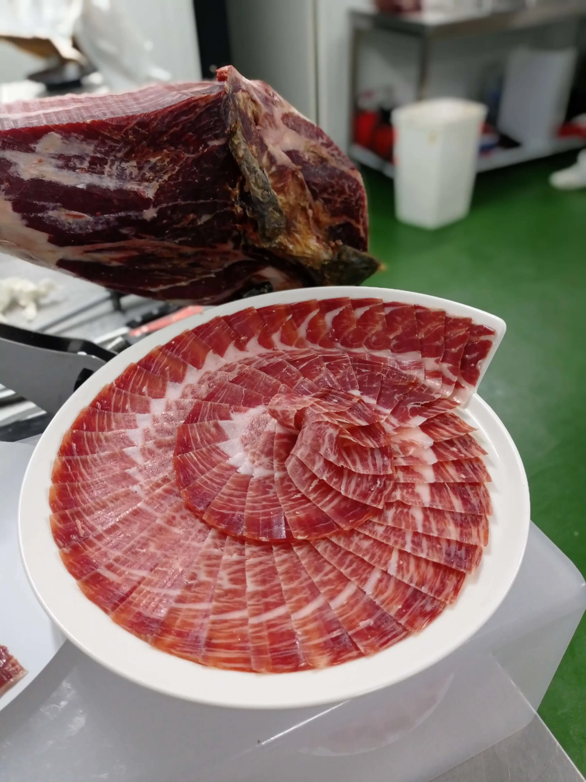 cómo cortar jamón
